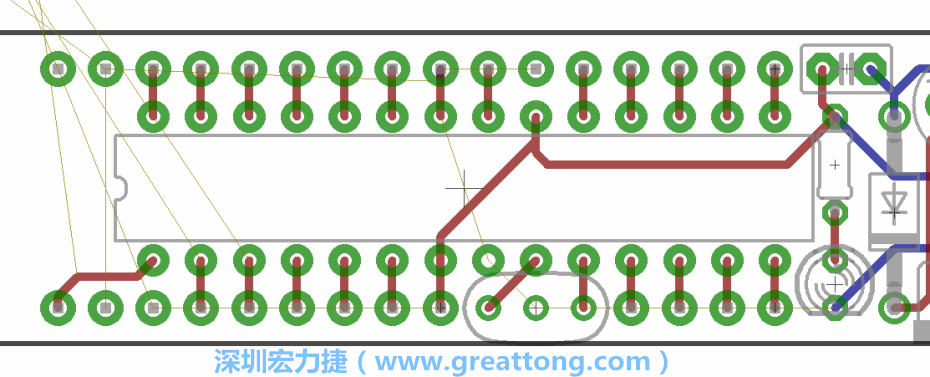 諧振器應(yīng)擺放在ATmega微控制器的針腳8、9和10旁邊，在共鳴器和微控制器中間的高頻信號(hào)線應(yīng)該要愈短愈好，此外，其它的信號(hào)線應(yīng)該要遠(yuǎn)離這個(gè)區(qū)域且配置在諧振器的下方，這樣做是為了防止不必要的無(wú)線電波干擾。