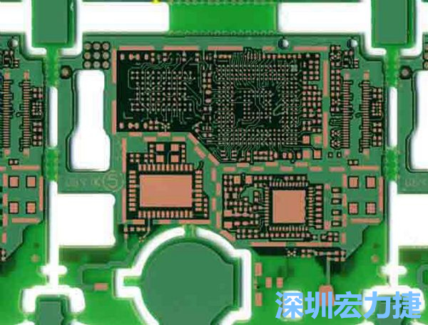 在產(chǎn)品極度要求小型化設(shè)計(jì)時(shí)，可利用HDI板材壓縮主板面積，同時(shí)具減輕重量優(yōu)點(diǎn)。