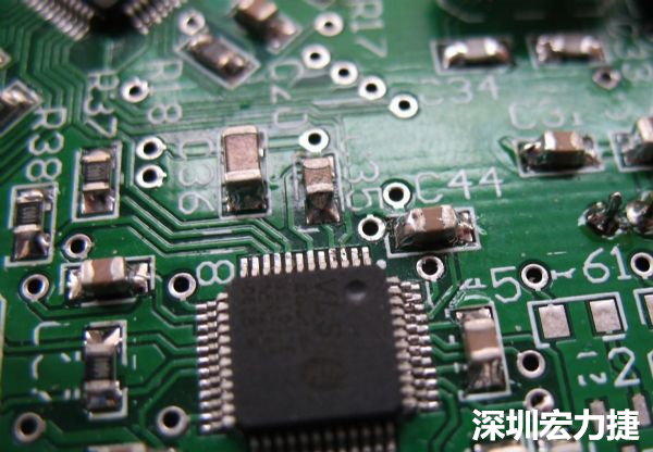 音訊電路訊號品質(zhì)，是影響操作體驗(yàn)的關(guān)鍵，電路布局要特別注意。